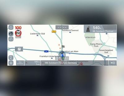Screenshot of the Hyundai navigation system with speed camera alert activated.